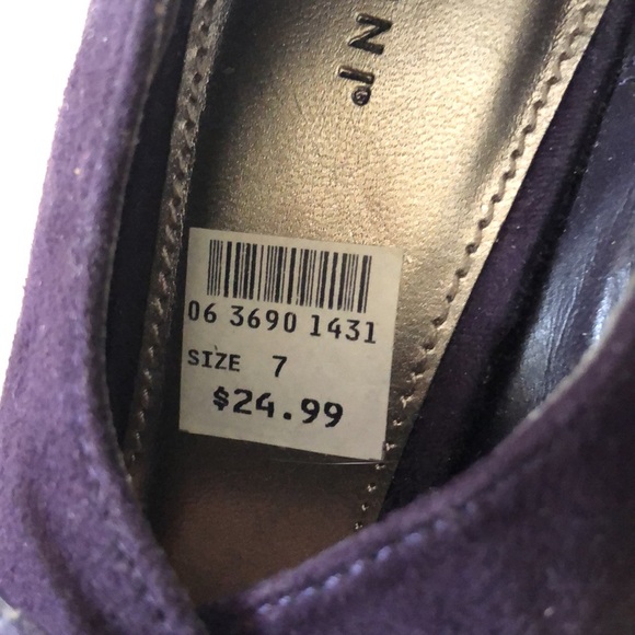 💜Fioni Faux Suede Purple peep toe mary jane style tie front heels - Picture 6 of 11